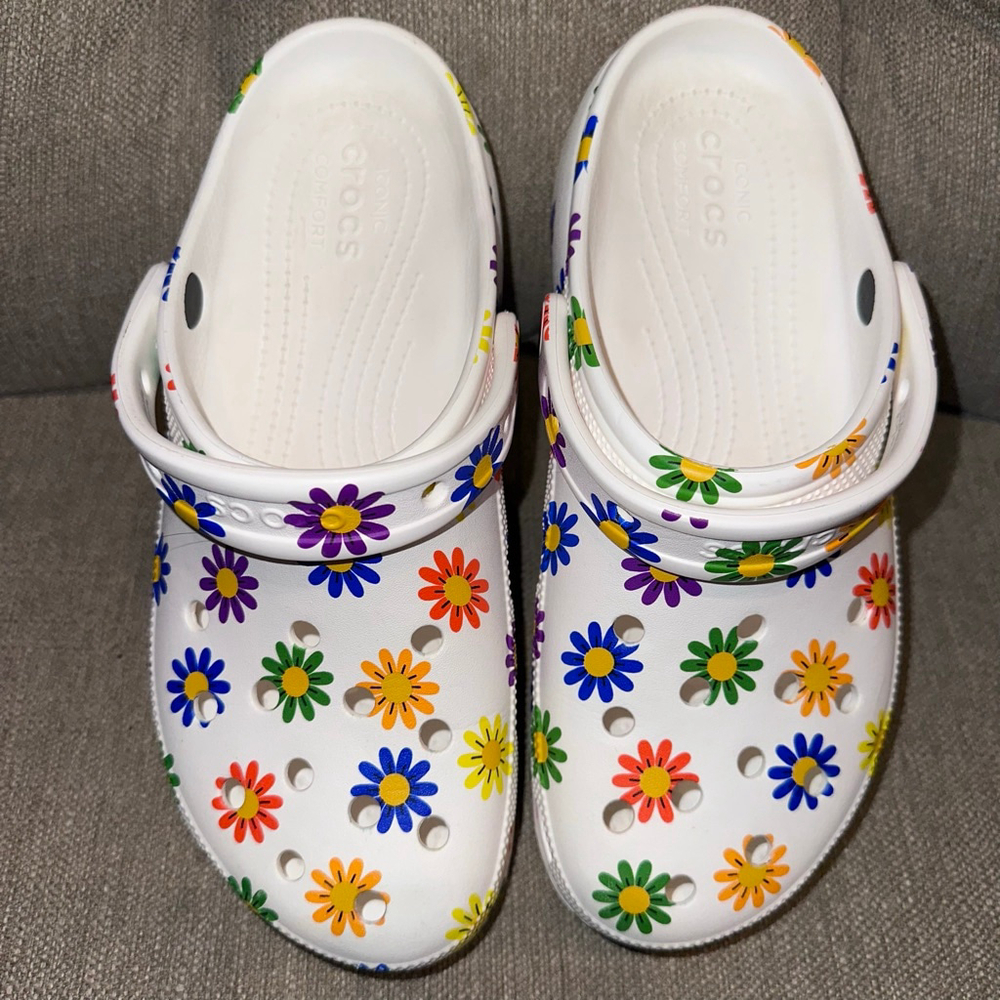 EUC Women's Size 10 Crocs Iconic Comfort Platform Floral Classic Sandals